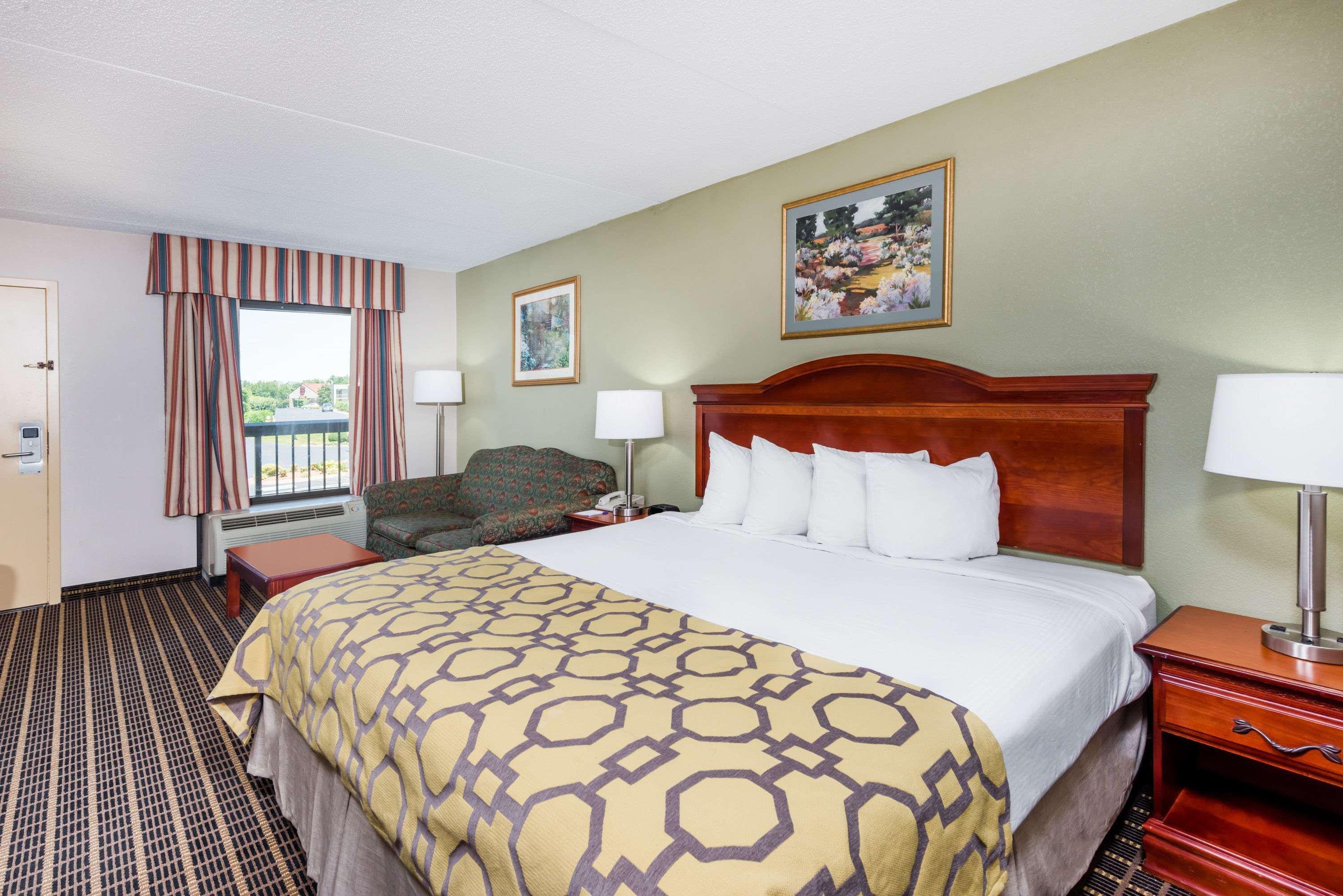 Baymont By Wyndham Clarksville Northeast Esterno foto