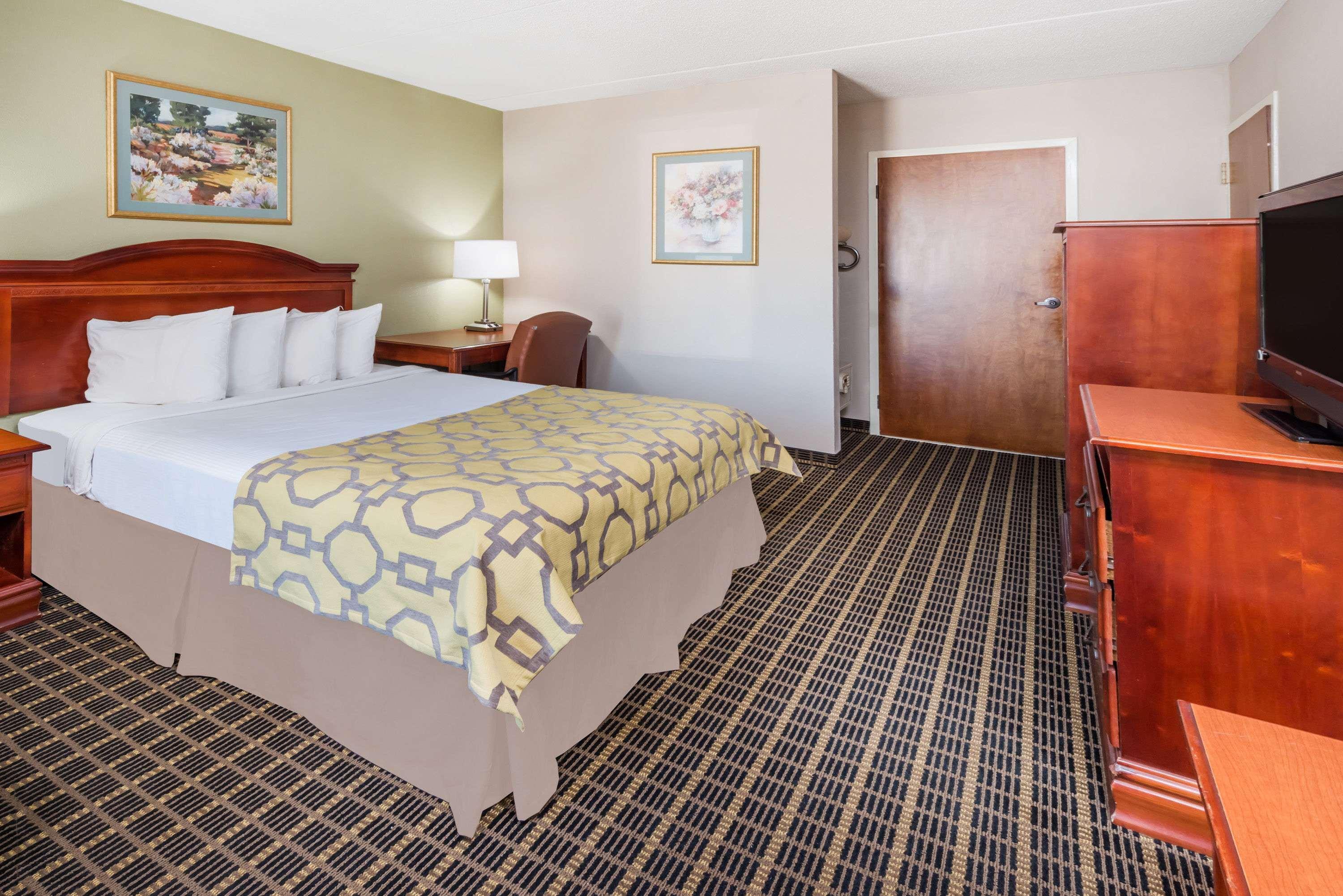 Baymont By Wyndham Clarksville Northeast Esterno foto