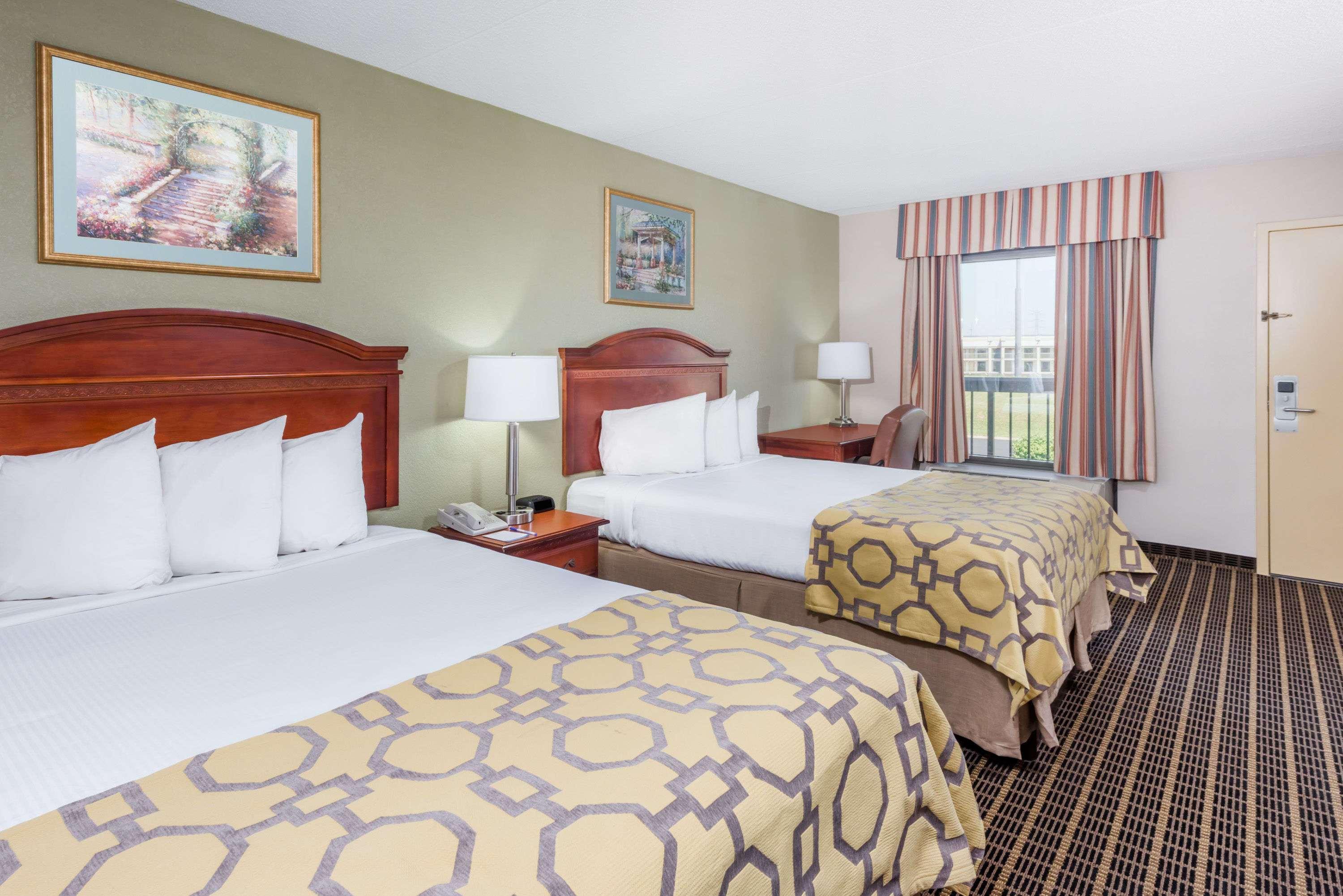 Baymont By Wyndham Clarksville Northeast Esterno foto