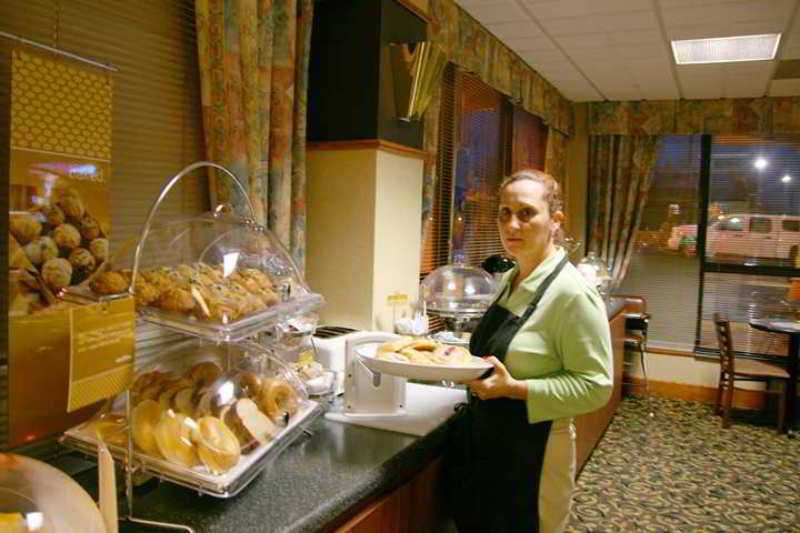 Baymont By Wyndham Clarksville Northeast Ristorante foto