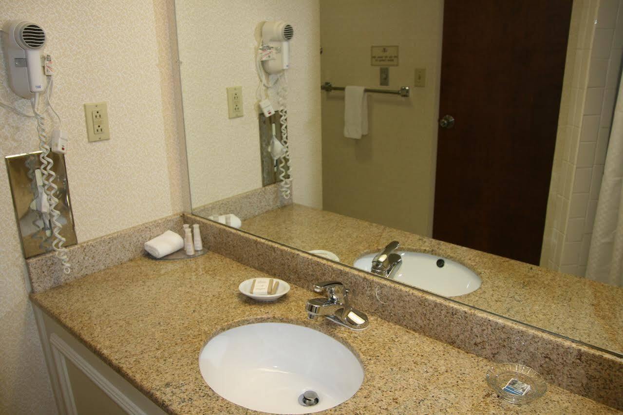 Baymont By Wyndham Clarksville Northeast Esterno foto